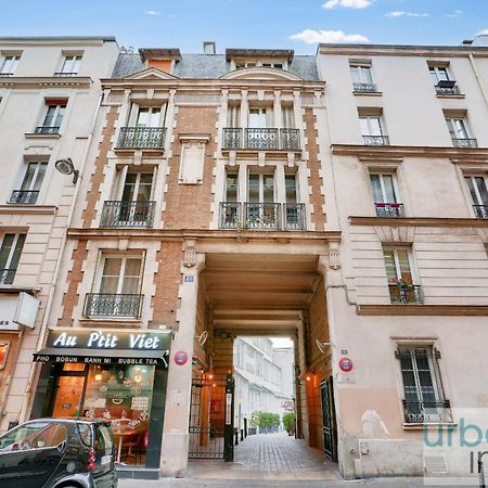 33 - Flat Av Des Champs-Elysees Paris Bagian luar foto