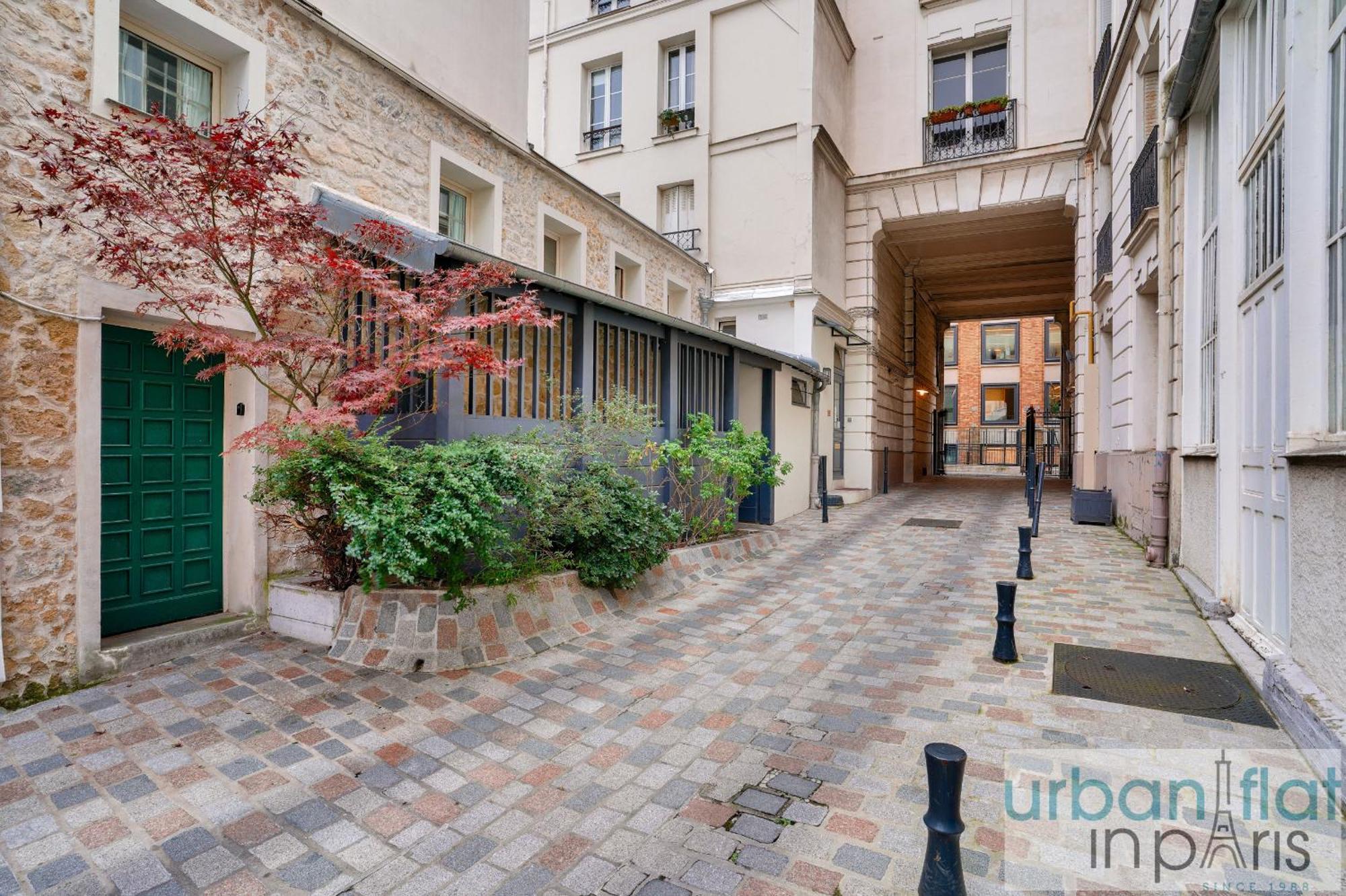 33 - Flat Av Des Champs-Elysees Paris Bagian luar foto