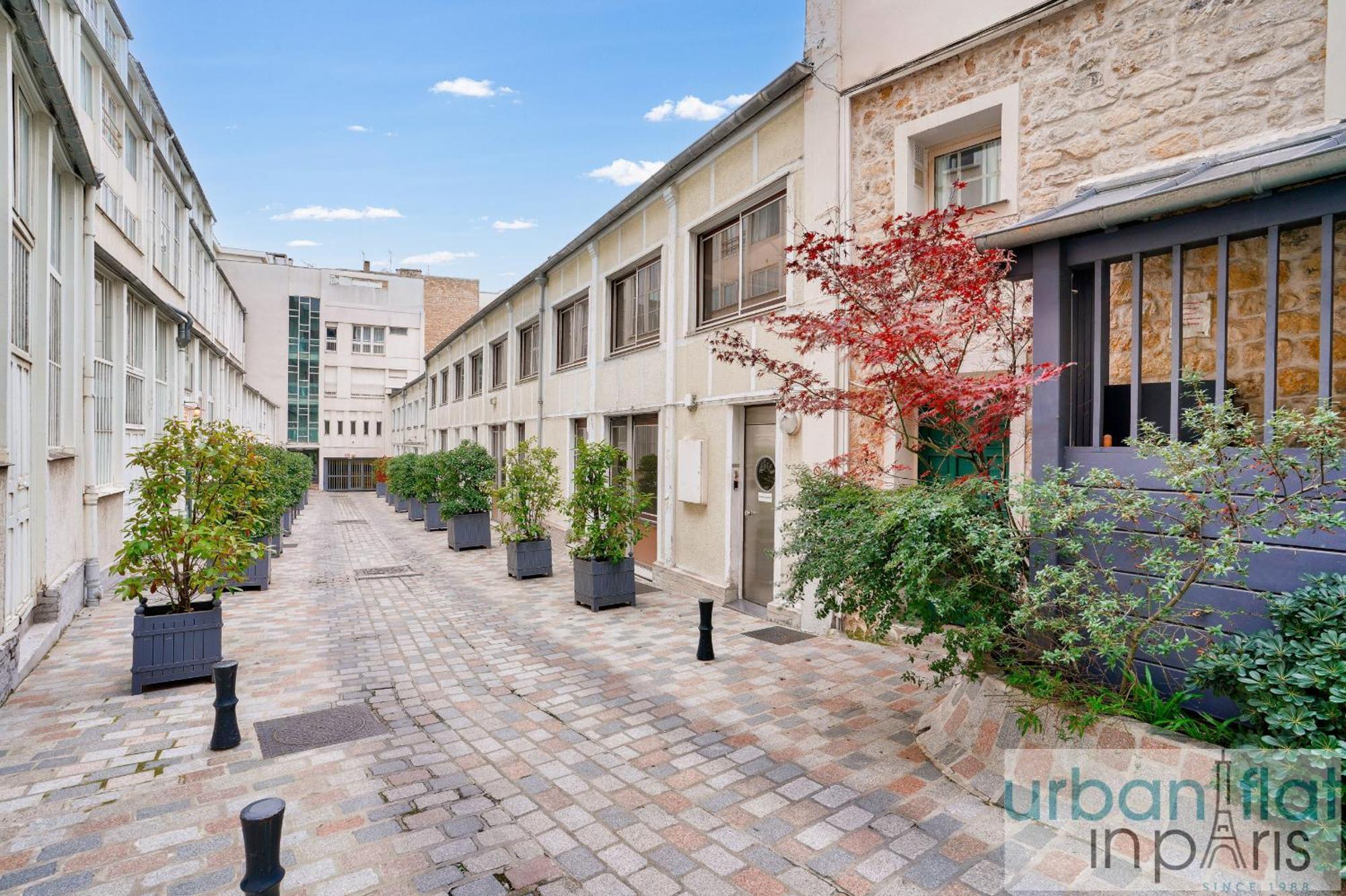 33 - Flat Av Des Champs-Elysees Paris Bagian luar foto